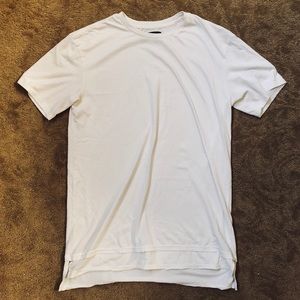 PacSun White Extended T-Shirt (Medium)